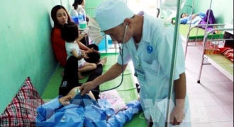 Ăn tiết canh lợn rừng, 50 người bị ngộ độc phải nhập viện cấp cứu