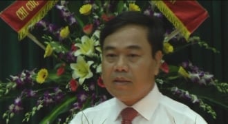 Hà Tĩnh: Chủ tịch huyện Cẩm Xuyên bị kỷ luật vì sinh con thứ 3