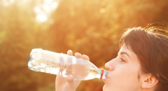 Cách uống nước giúp tăng sức đề kháng cơ thể trong mùa nắng nóng