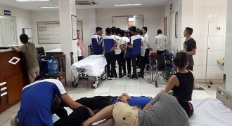 Sau bữa tối, hàng loạt học viên Công ty CP Nhân lực tương lai Việt Nam Nhật Bản nhập viện