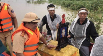 Thanh Hóa: Nước sông dâng cao hàng nghìn hộ dân phải chạy lụt