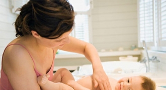 Khám phá lợi ích của việc massage cho trẻ