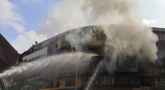 Video: Cháy lớn tại khu tập thể cũ trên phố Tôn Thất Tùng