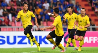 Pha sút hỏng penalty khiến CĐV Thái Lan chìm trong nước mắt