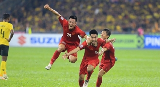 Xem lại bàn thắng ấn tượng của Huy Hùng và Đức Huy trong trận CK lượt đi Việt Nam - Malaysia