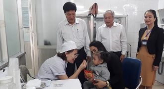 Hà Nội hưởng ứng chiến dịch uống bổ sung vitamin A liều cao đợt 2 năm 2018