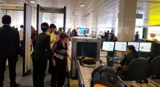 Nam hành khách liều lĩnh trộm điện thoại ngay khu vực soi chiếu của sân bay
