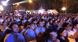Hàng vạn du khách về dự Lễ hội “Tình yêu – Hòn Trống Mái, Sầm Sơn”