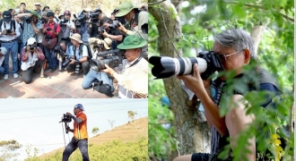 Những khoảnh khắc tác nghiệp ấn tượng của các nhà báo Việt Nam