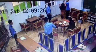 Xôn xao clip va chạm, xô xát với bảo vệ tại trường học ở Hà Nội