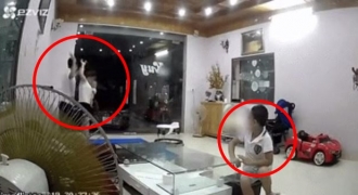 Video chồng đánh vợ trước mặt 2 con nhỏ gây phẫn nộ trên mạng xã hội