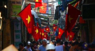 Thủ đô Hà Nội rợp Quốc kỳ mừng ngày Quốc khánh trong tiết trời mát mẻ