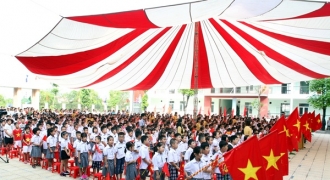 Lễ khai giảng đầu tiên của trường Tiểu học Phú Diễn - Hà Nội