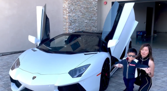 Vợ Đan Trường đưa con đi dạo bằng Lamborghini Aventador 20 tỷ đồng