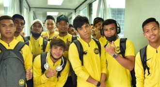 Đội tuyển Malaysia đặt chân tới Hà Nội, đem theo nhiều ngoại binh