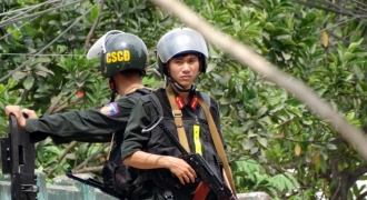 500 cảnh sát vây bắt nghi phạm sát hại 4 người ở Củ Chi