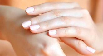 Rửa tay nhiều khiến da khô, thử ngay 6 cách này để bàn tay mềm mịn hơn