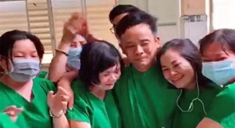 Bác sĩ tại Bình Thuận rơi nước mắt khi bệnh nhân cuối cùng âm tính với SARS-CoV-2