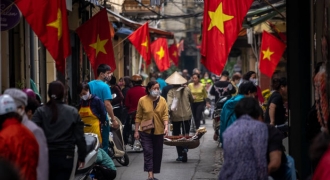 Tạp chí Forbes: 97% người Việt Nam tin tưởng chính phủ trong xử lý COVID-19