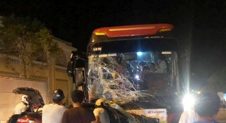 Thanh Hóa: Đối đầu xe khách, tài xế xe con tử vong tại chỗ