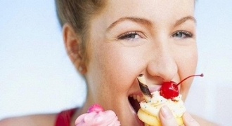 Ăn nhiều đồ ngọt ảnh hưởng đến sức khỏe như thế nào?