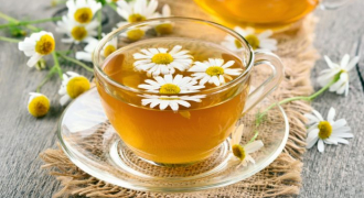 Lợi ích tuyệt vời của trà hoa cúc đối với sức khỏe ít người biết