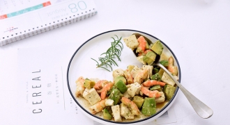 Salad bơ mix tôm đơn giản, thanh đạm cho người giảm cân