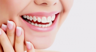 Xử lý răng ố vàng nhờ 4 cách đơn giản