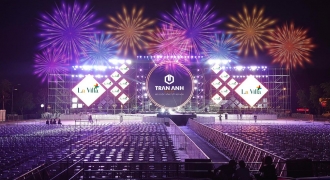 Bắt mắt với sân khấu Đại nhạc hội Chào Xuân 2021 lớn nhất Khu vực Đồng bằng Sông Cửu Long