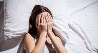 Tại sao có hiện tượng co giật khi ngủ?