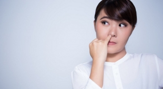 Tại sao ngoáy mũi không chỉ khiếm nhã mà còn có thể gây hại?