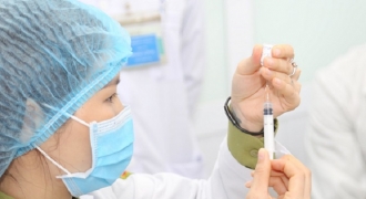 Cho phép nhập khẩu hơn 200.000 liều Vaccine phòng COVID-19 đầu tiên vào Việt Nam