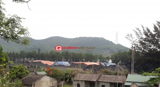 Quảng Ninh: Dân ‘hứng’ bụi từ bến bãi than của đơn vị Vinacomin