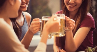 Top 5 thực phẩm nên ăn kèm khi uống rượu bia để giảm bớt tác hại
