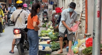Hà Nội: Chợ cóc dẹp xong lại bán
