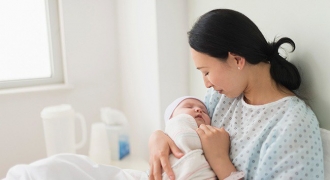 Phụ nữ mang thai, cho con bú có nên tiêm vắc xin Covid-19?