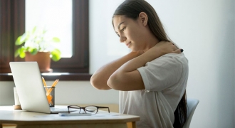 7 cách duy trì tư thế tốt khi ngồi làm việc quá lâu