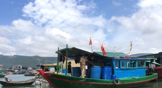 Quảng Ninh phát hiện 2 tàu chở dầu số lượng lớn không có hóa đơn, chứng từ