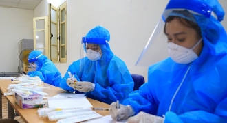 Test PCR lấy giấy đi đường phát hiện 5 ca Covid-19 tại Hà Nội
