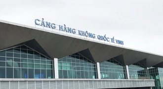 Sân bay Vinh đón những hành khách đầu tiên trên chuyến bay thương mại nội địa