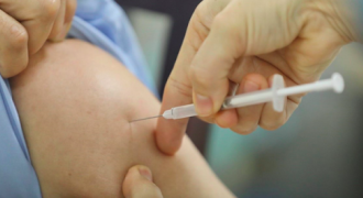 Thêm 22 học sinh ở Thanh Hóa nhập viện sau tiêm vaccine Covid-19