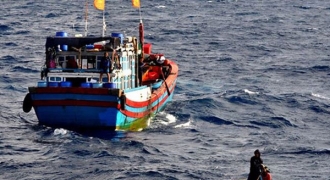 2 ngư dân Nghệ An rơi xuống biển mất tích