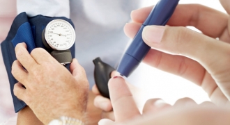 Bệnh nhân đái tháo đường, tăng huyết áp lưu ý gì để ăn Tết an toàn?