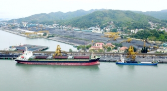 Quảng Ninh xuất hơn 26.000 tấn than trong ngày đầu năm mới Nhâm Dần