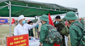 Hơn 5.000 thanh niên Nghệ An, Hà Tĩnh lên đường nhập ngũ