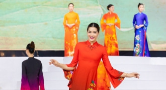 Gốm sứ Việt sống động trên tà áo dài của NTK Vũ Thảo Giang
