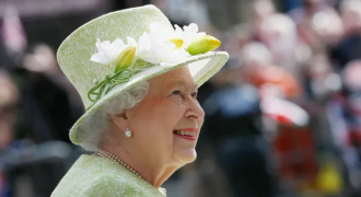Nữ hoàng Elizabeth II: Người phụ nữ nắm trong tay sứ mệnh thế giới