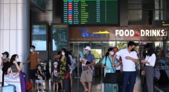 Tài xế taxi trả lại ví tiền của khách du lịch bỏ quên ở sân bay Đà Nẵng