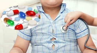 Trẻ 3 tuổi tăng cân đột biến lên 25kg: Bác sĩ chỉ thói quen gây hại của phụ huynh