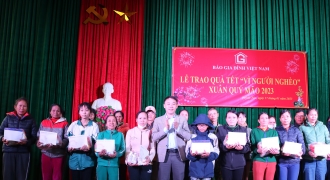 Gia đình Việt Nam tiếp sức người nghèo xứ Nghệ đón Tết